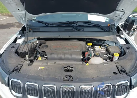 2022 Jeep Compass Latitude 4X4 из США, поврежденный, VIN 3C4NJDBB8NT232106